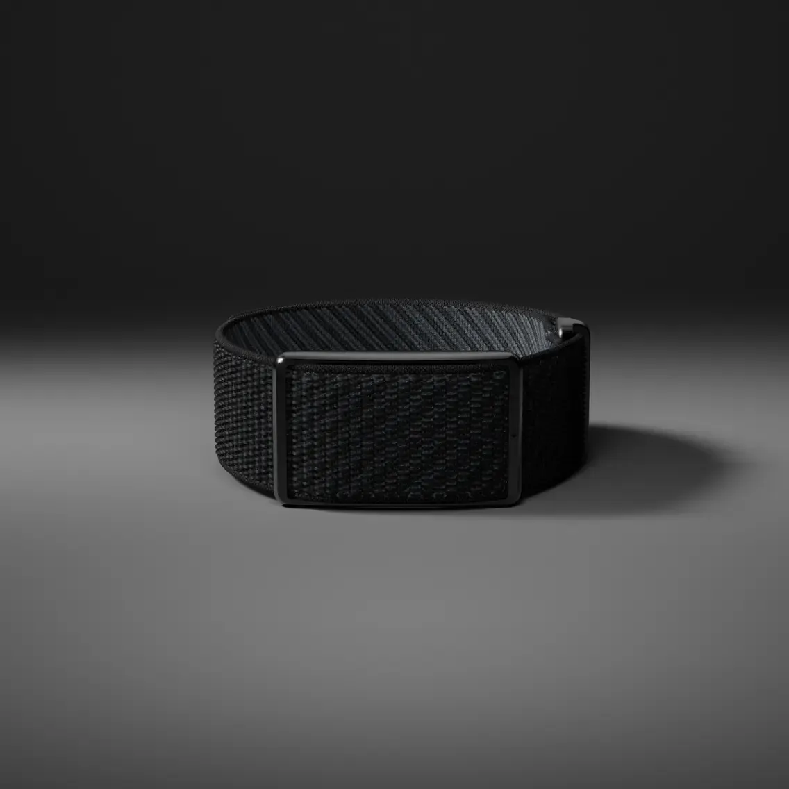 Polar Loop Night Black sur fond sombre
